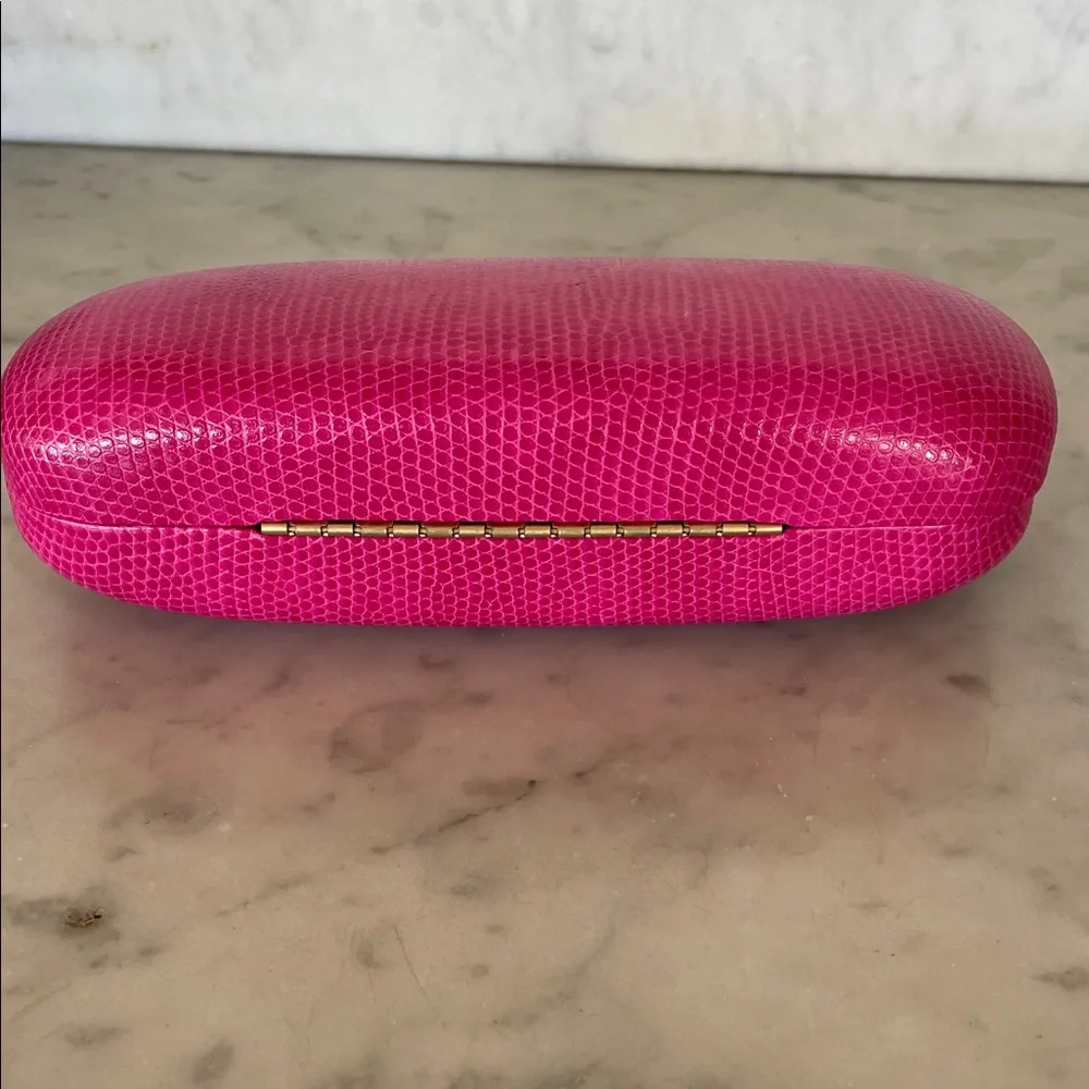 LILLY PULITZER Fuchsia Embossed Hard Eyeglass Clamshell Case